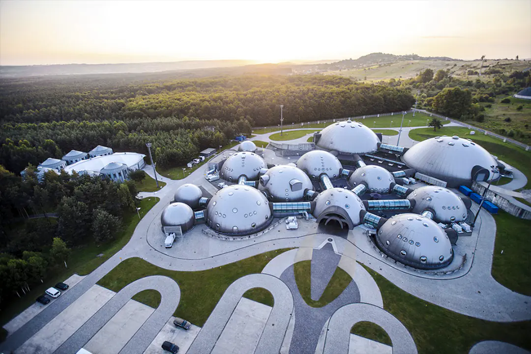 Possible Uses Of Domes 1 Futuristic Dome Facility Uncube